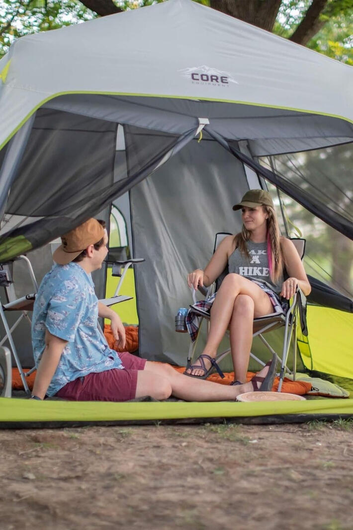 Instant Cabin Tent for Family & Group Camping Have you ever arrived at a campsite and spent way too long wrestling with tent poles while everyone waited? This instant cabin tent sets up in just minutes, giving you a roomy, comfortable space without the usual hassle. With plenty of standing height, spa
