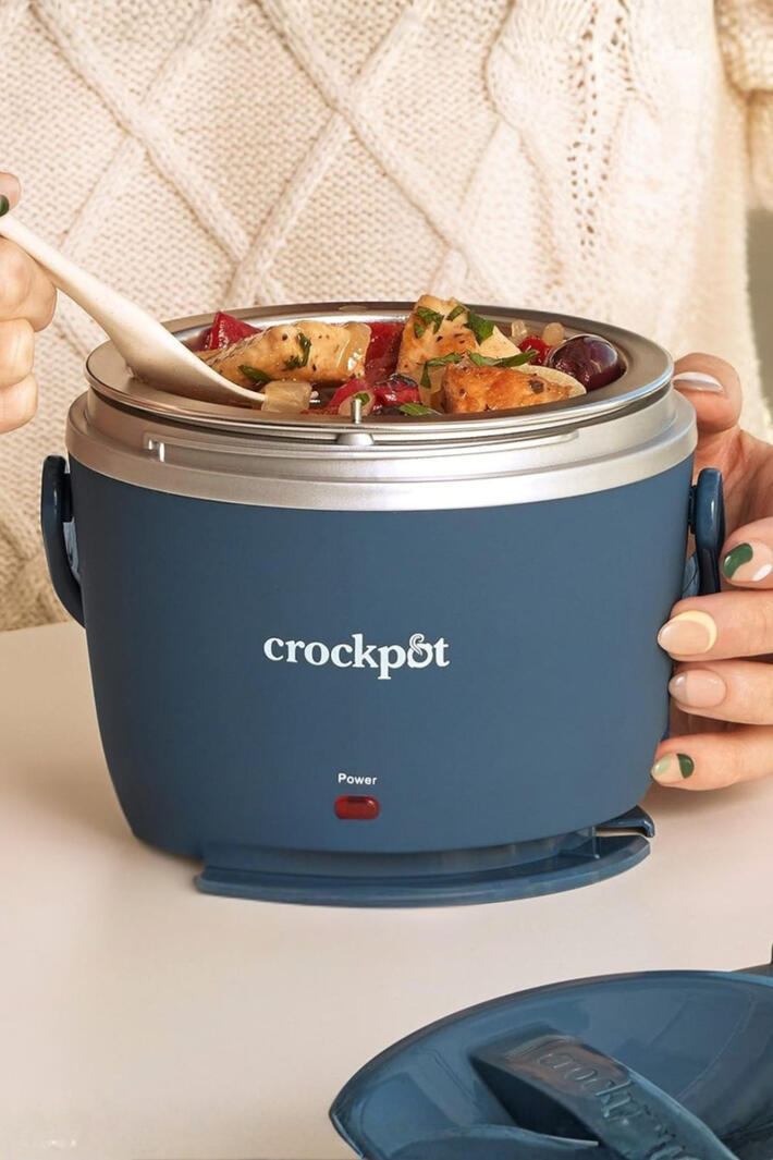 A portable electric lunch box that keeps food warm while you’re on the go. Perfect for work, travel, or road trips.