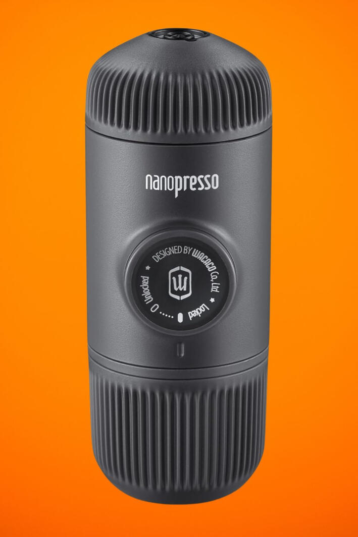 Have you ever been traveling or camping and really missed a good cup of espresso? This portable espresso maker lets you brew rich, café-style espresso anywhere, no batteries or electricity needed. It’s compact, easy to use, and designed for coffee lovers w